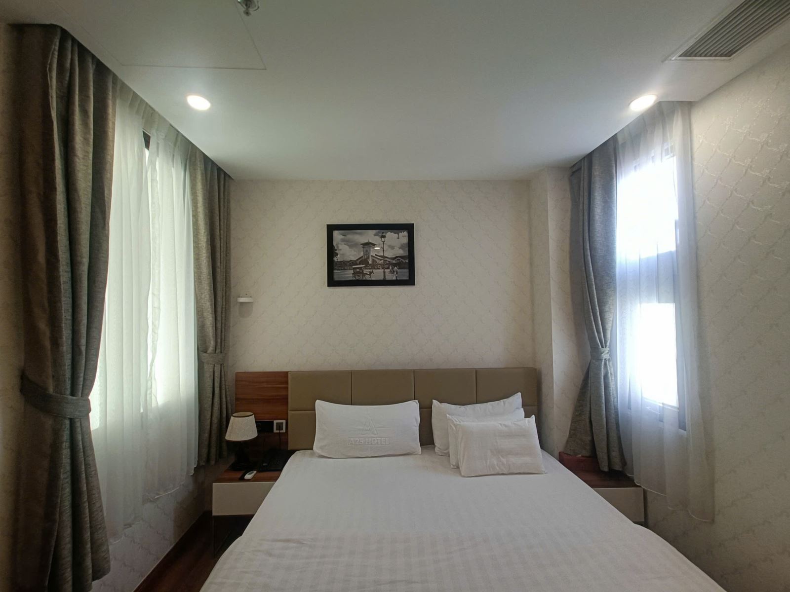 HANG PHONG SANG TRONG