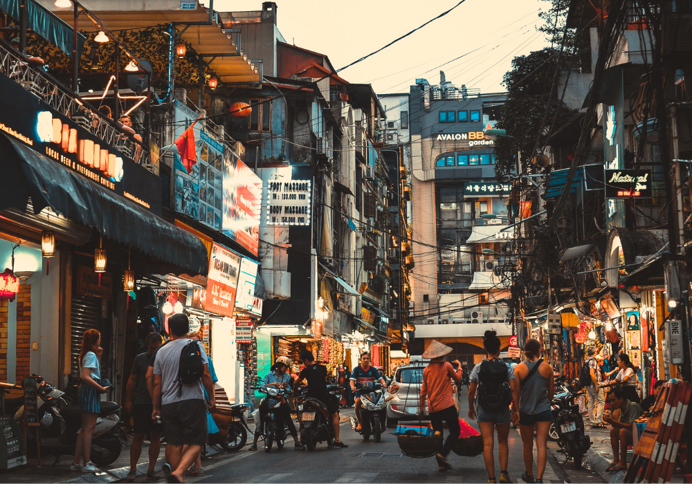 kham-pha-pho-co-ha-noi-ve-dem