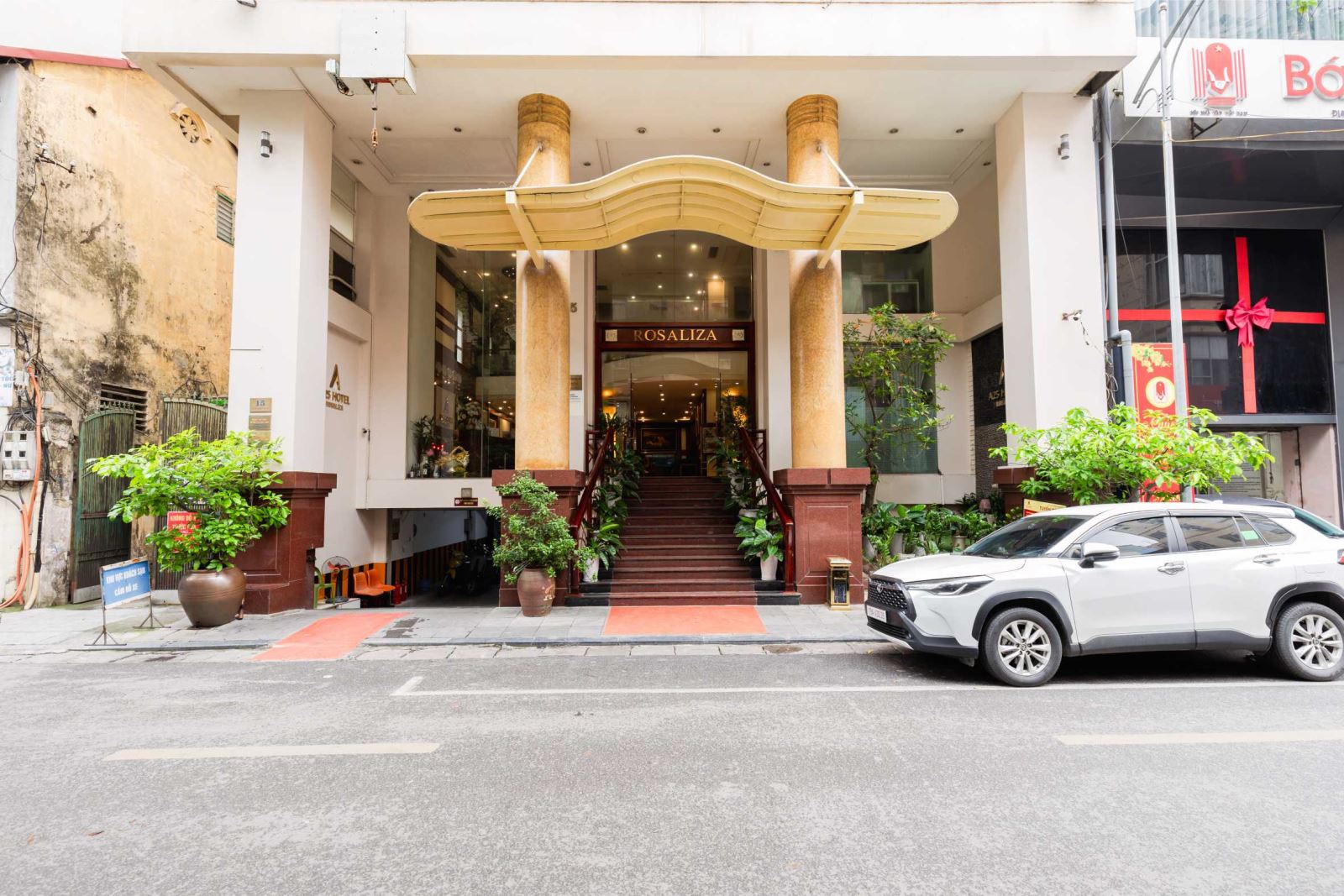 he-thong-khach-san-a25-khu-vuc-hoan-kiem