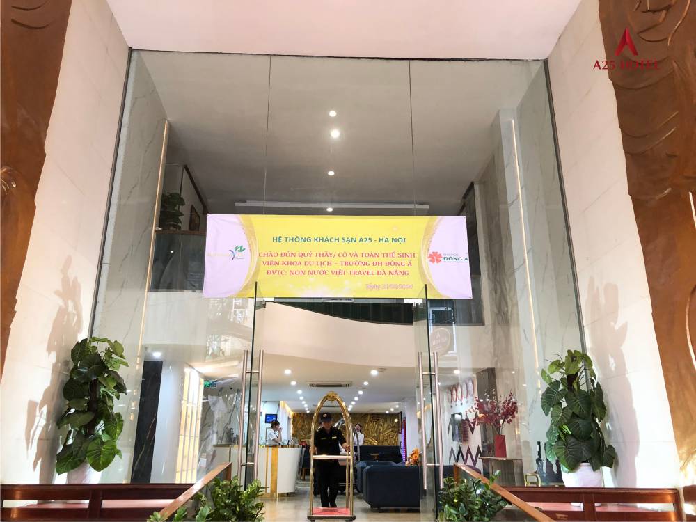 chao-mung-thay-co-va-cac-sinh-vien-cua-khoa-du-lich-truong-dai-hoc-dong-a-den-khach-san-a25