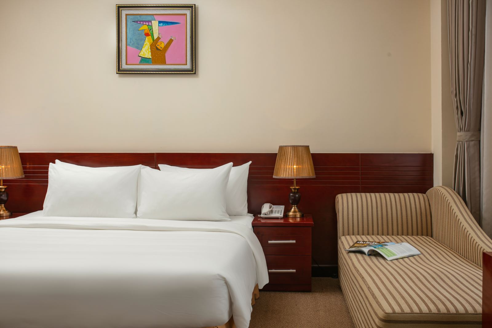 a25-luxury-hotel-705-lac-long-quan