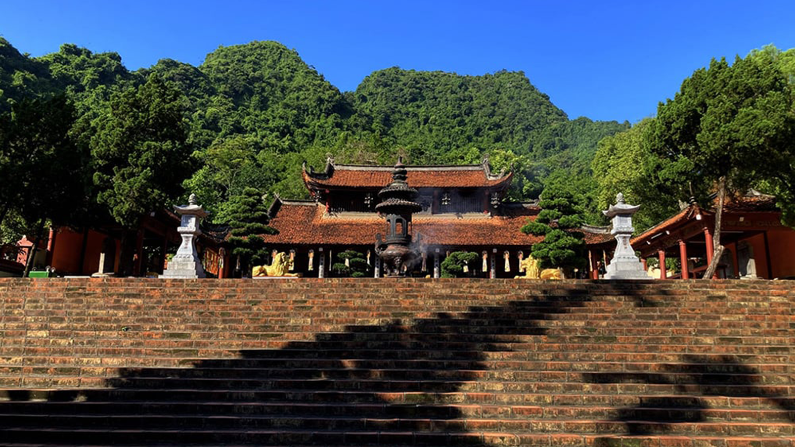 tour-chua-huong-dong-huong-tich