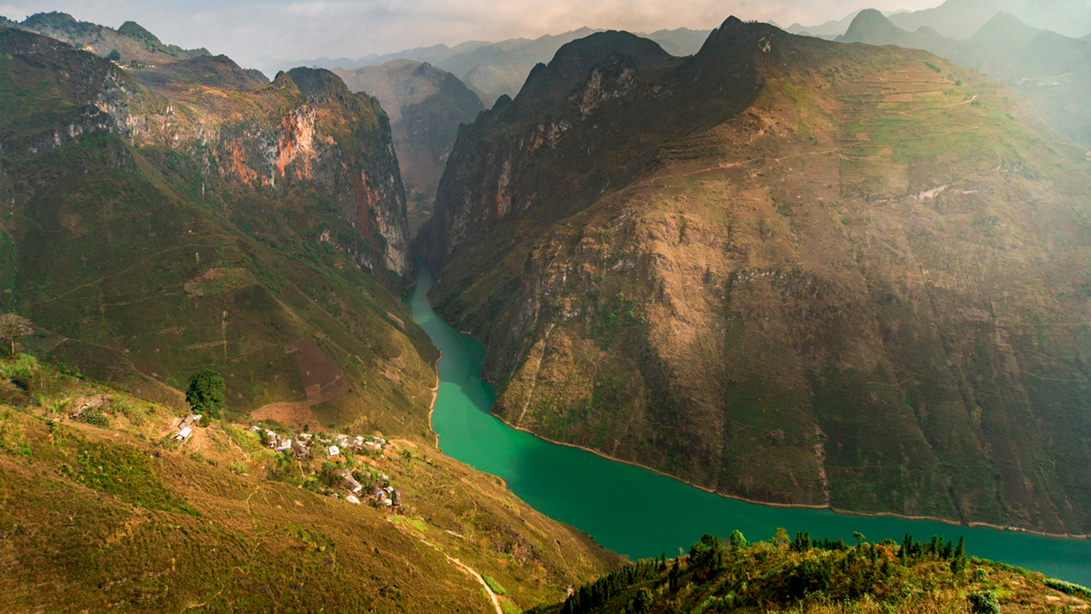 tour-ha-giang-cao-nguyen-da-pac-bo-thac-ban-gioc-dong-nguom-ngao