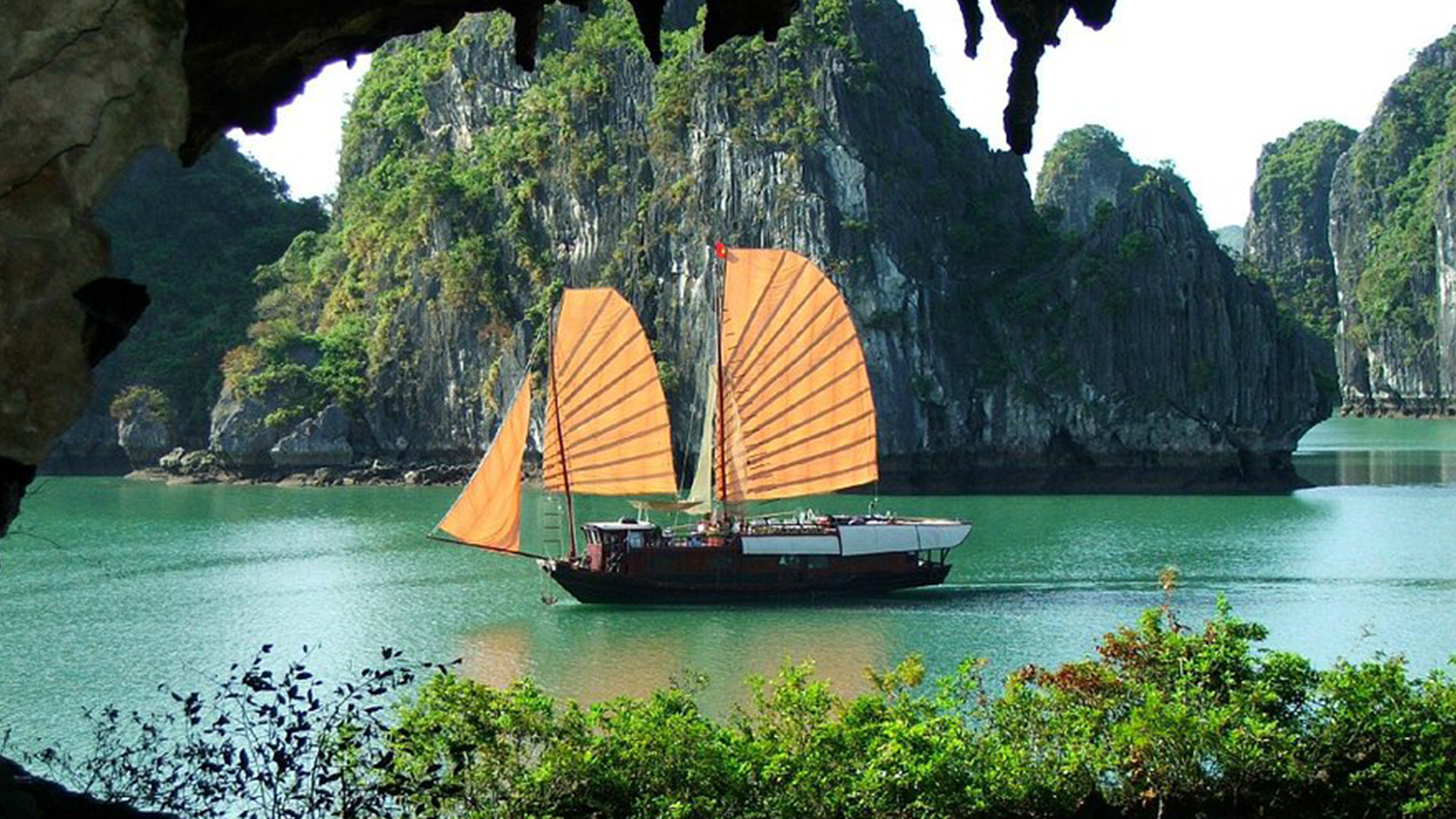 tour-ha-noi-city-ninh-binh-ha-long-bay-sapa-fansipan