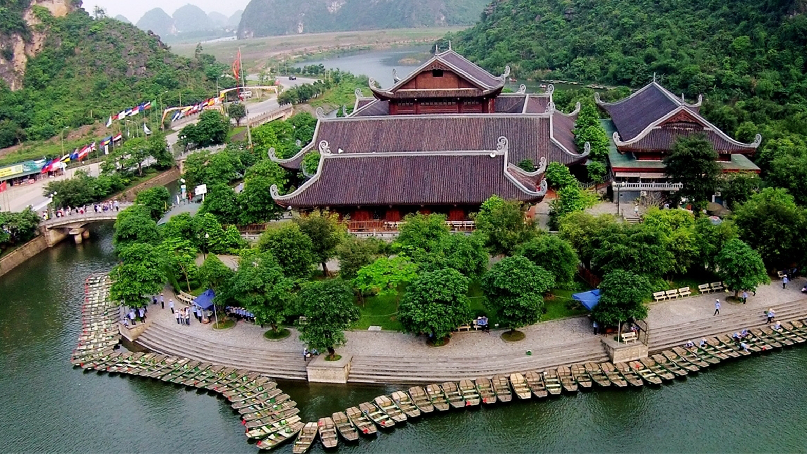 tour-ha-noi-hoa-lu-trang-an-hang-mua