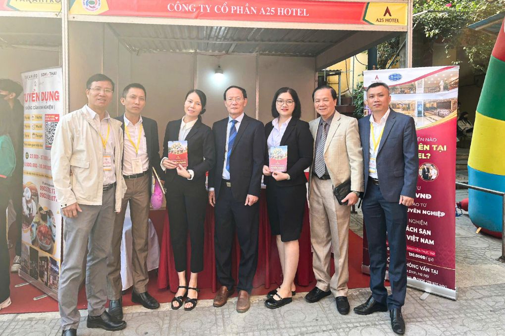 a25-hotel-dong-hanh-cung-ngay-hoi-viec-lam-sinh-vien-hubt