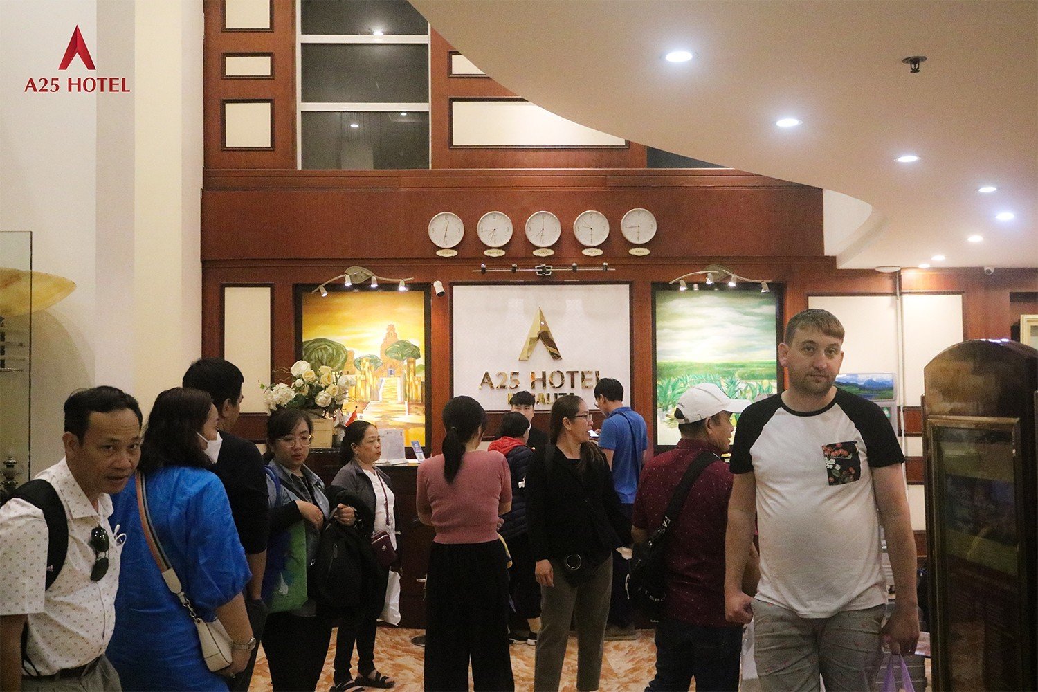 a25-hotel-12-ngo-si-lien-diem-den-dong-duc-cua-cac-doan-du-lich-quoc-te