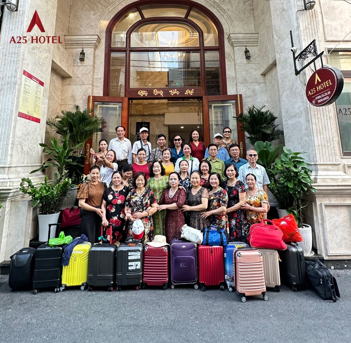 a25-hotel-khach-san-dong-khach-quanh-nam