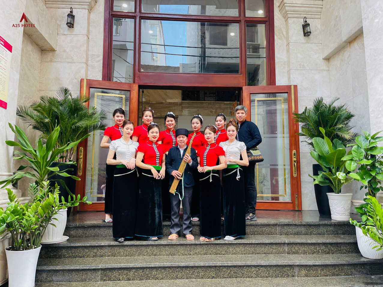 a25-hotel-tung-bung-chao-don-hoi-cho-du-lich-tp-hcm