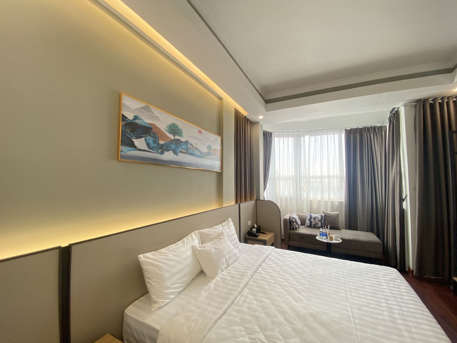 a25-hotel-12-pho-hue-khong-gian-dang-cap-dich-vu-tan-tam-nang-tam-trai-nghiem